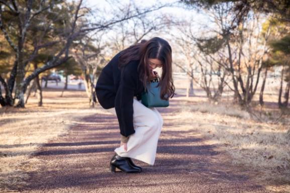 モートン病の原因