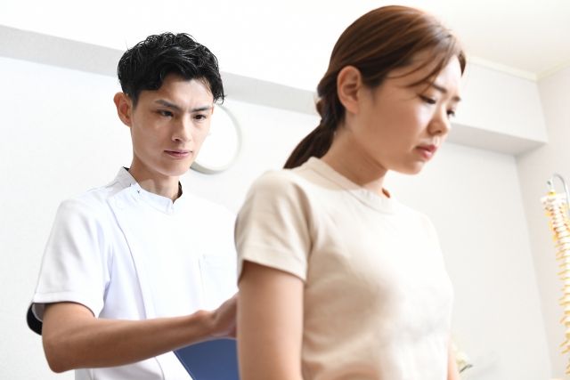 当整骨院での脊柱側弯症施術