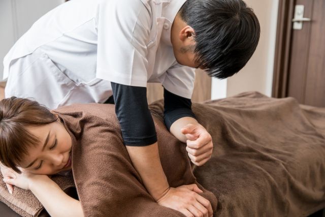 当整骨院での筋・筋膜性腰痛症施術